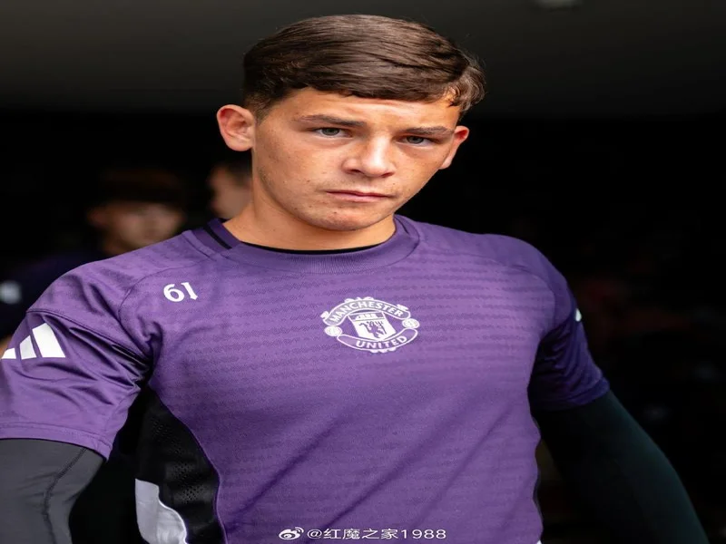曼联青训教练：莱西踢球心智愈发成熟，跟一线队训练提升了他